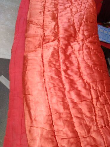 Подушки: Подушки по 300 сом покрывала по 400 сом одеяла ватные и перовые по at lalafo.kg — 9 Подушки: Подушки по 300 сом покрывала по 400 сом одеяла ватные и перовые по — 9