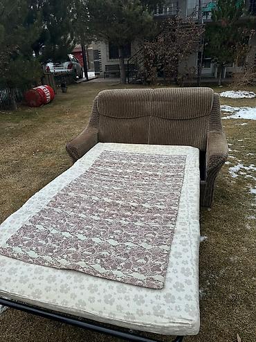 Прямые диваны: Прямой диван, Б/у — 13