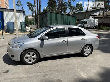 опа машина: Toyota Yaris: 2008 г., 1.5 л, Автомат, Бензин, Седан