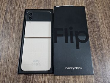 kupujem samsung: Samsung Galaxy Z Flip 4, 256 GB, bоја - Zlatna, Dual SIM