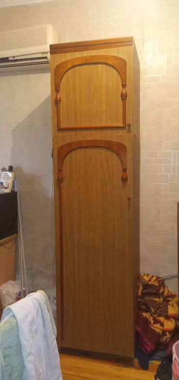 Dolablar: İşlənmiş, Açılan, 6 qapı Düz dolab, Qarderob, paltar dolabı, Rusiya — 6