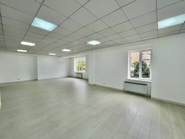 аренда помещения на ошском рынке: Сдаю Офис, 72 м², В жилом комплексе, 1 линия