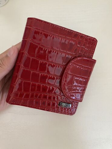 реставрация ручек кожаной сумки: Кошелек кожаный Butun. 
.Цвет красный.Состояние как новое