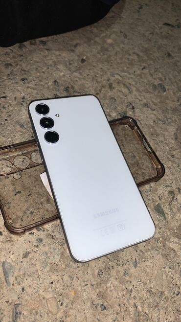Samsung: Samsung Galaxy A55, Б/у, 128 ГБ, цвет - Белый, 2 SIM