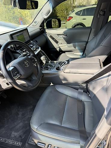 номерные рамки на авто: Toyota Land Cruiser: 2024 г., 3.5 л, Типтроник, Бензин, Внедорожник — 6