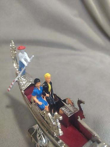 Heykəlciklər: Məhsul: Venesiya gondolu suveniri – “La Gondola di Venezia” Mənşə — 11
