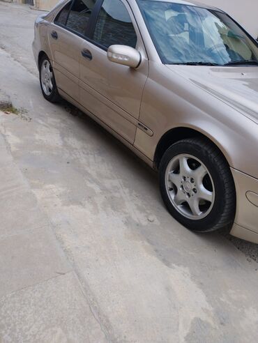 1 4 фольксваген: Mercedes-Benz C200 Kompressor sedan - Kuzov: bej rəng, 4 qapı, arxa