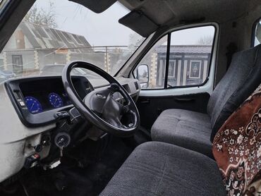 Yük maşınları: QAZ 2000 il, motor 2.4 l — 5