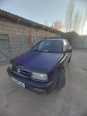 Volkswagen: Volkswagen Vento: 1994 г., 2 л, Ручные, Седан — 9
