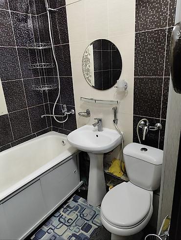 105: 1 комната, 34 м², 10 мкр 105 серия, 5 этаж — 4