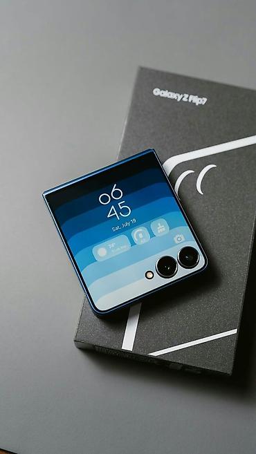 samsung folder: Samsung Galaxy Z Flip7, Б/у, 256 ГБ, цвет - Черный, 1 SIM, eSIM — 1