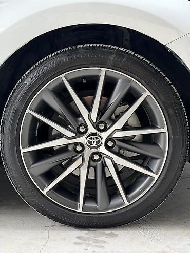 Toyota: Toyota Camry: 2022 г., 2.5 л, Автомат, Гибрид, Седан — 10