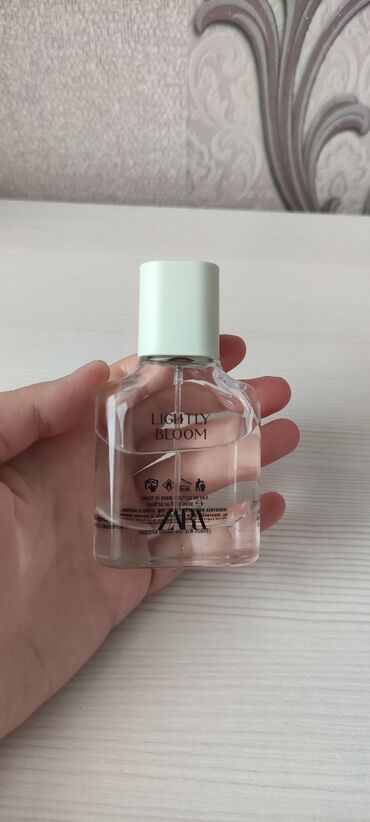 Ətriyyat: Zara lightly bloom 30 ml orjinal göründüyü qədər istifadə olunub