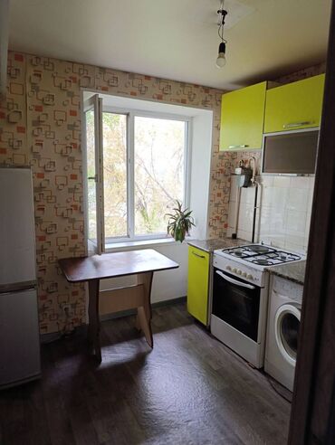 срочно продаётся 1 комнатная квартира в районе ошского рынка: 1 комната, 32 м², Индивидуалка, 5 этаж, Косметический ремонт