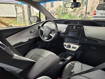 byd e2 2025: Toyota Prius: 2016 г., 1.8 л, Вариатор, Гибрид, Хэтчбэк — 9