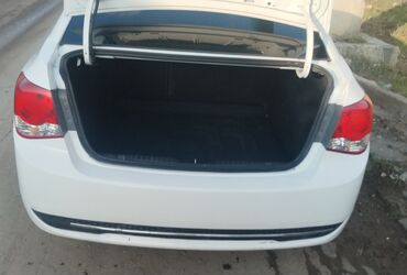 Chevrolet: Chevrolet Cruze: 1.4 l | 2015 il 20016 km Sedan — 17