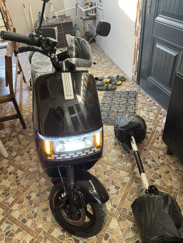 Mopedlər,skuterlər: 2024 il — 2