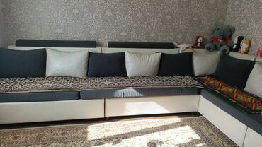 продам бу мебель бишкек: Бурчу бар диван, Жастыктар менен