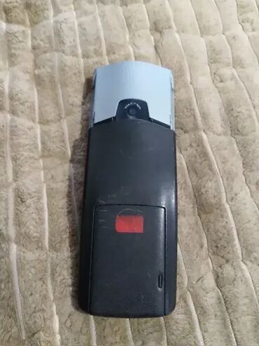 Nokia: Nokia 7610 — 10