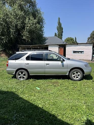 мотор морнинг: Nissan R Nessa: 1997 г., 2.4 л — 2