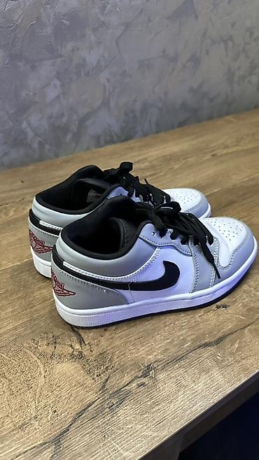 jordan air: Мужские кроссовки, 36, Nike, Б/у, цвет - Белый, Бесплатная доставка — 2