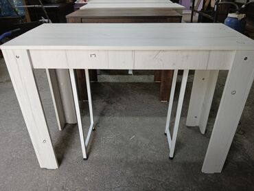 Национальные кыргызские столы: Стол Трансформер.Новые.Распродажа
длина 3 м.ширина 110.высота 75 — 8