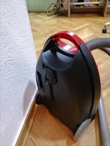 Klasični usisivači: Usisivač Samsung 1600w. Odličan usisivač Papirna kesa Dobro vuče i tih — 3