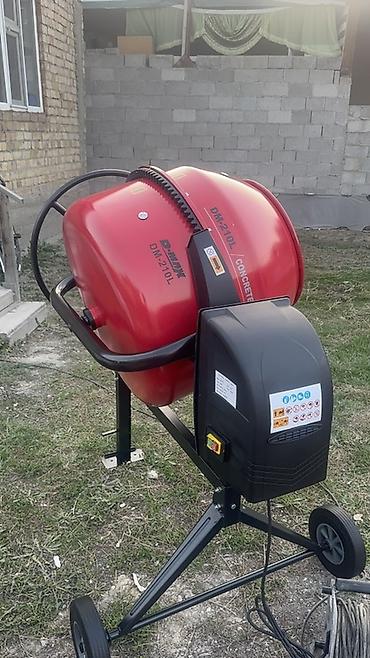 Бетоносмеситель D-MAX DM-210L - Тип: электрический гравитационный