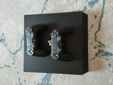 PS4 (Sony PlayStation 4): ❗ СРОЧНО ❗ ПРОДАЮ плейстейшен 4 про на 1 терабайт в комплекте идёт