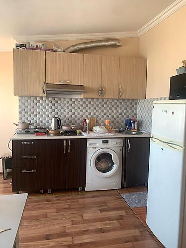 Mənzillər: Evde bır xanım yasayır 5yaslı oglu ıle. Isleyır usag bagcada olur — 1