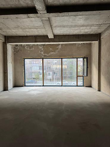 Продажа помещений свободного назначения: Продаётся просторное двухэтажное офисное помещение с собственным — 1