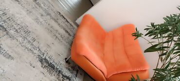 ами мебель кухонный угловой диван николетти: Диван-кровать, цвет - Оранжевый, Б/у