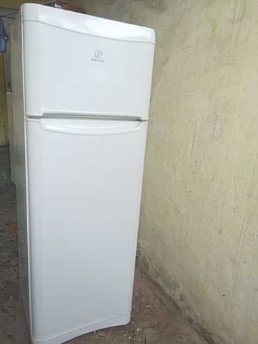 Blenderlər: 2 qapılı Indesit Soyuducu Satılır, rəng - Ağ