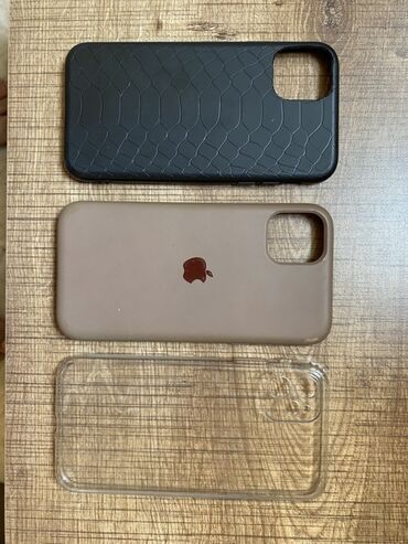 Kabrolar: Üç ədəd iPhone 11 üçün telefon kabrosu dəsti. Bir kabro qara rəngdədir