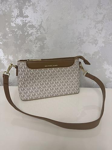 parca cantalar: 1 dldl istifade olunub. Michael Kors çiyin çantası – monoqram “MK” — 2