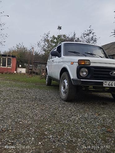 barter masinlar lada: LADA Niva 4x4, 5 qapılı
ili: 1999 
Heç bir prablemi yoxdur — 3