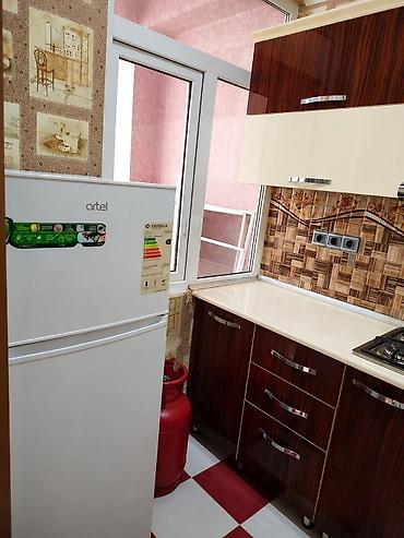 Mənzillər: Nərimanov metrosuna piyada məsafədə yerləşən, 5 mərtəbəli binanın 2-ci — 5