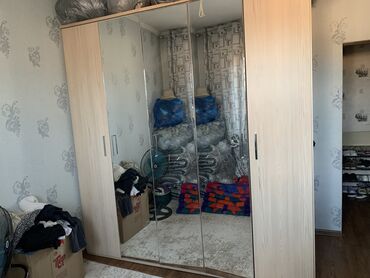 шкафы купе на заказ: Шкаф для одежды, Б/у, Прямой