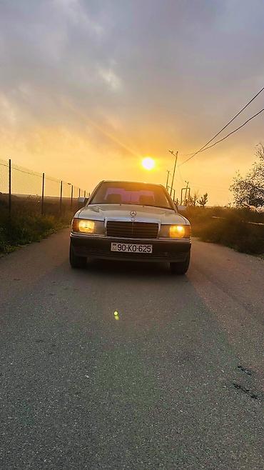 mercedes rolu: Mercedes-Benz 190 (W201) sedan - Kuzov: sedan, gümüşü rəng - Mühərrik — 2
