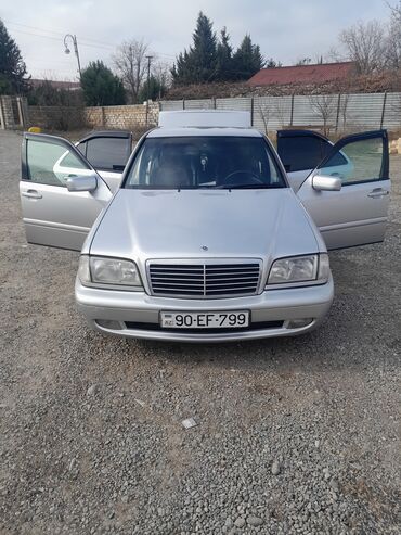 işlənmiş traktorlar: Mercedes-Benz 240: 2.4 l | 2000 il Sedan