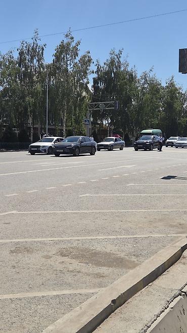салиева 5: Аренда офисов, 42 м², В бизнес центре, 1 линия — 9