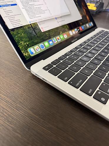 Ноутбуки Apple (MacBook): Макбук Эйр м1 16/256 гб Стоит новый аккумулятор В комплекте зарядка и — 9