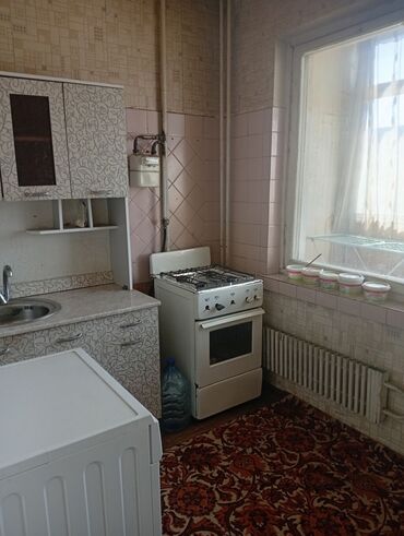продается 1 комнатная кара балта квартира: 1 бөлмө, 36 кв. м, 105-серия, 4 кабат, Эски ремонт