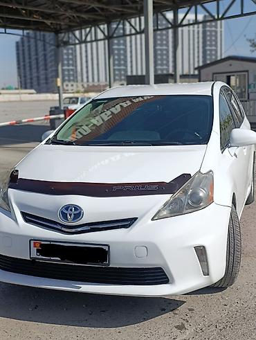 Toyota Prius V: 2013 г., 1.8 л, Вариатор, Гибрид, Универсал