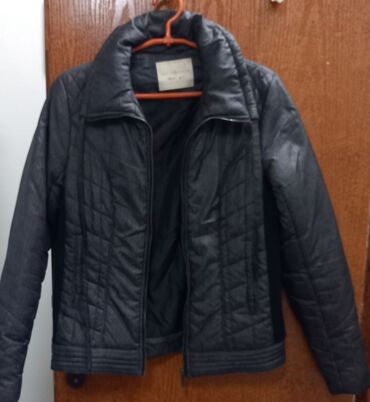 Jakne, Kaputi, Prsluci: Siva zenska jakna duzina 60 cm, ramena 40 cm, rukavi 63 cm pazuh