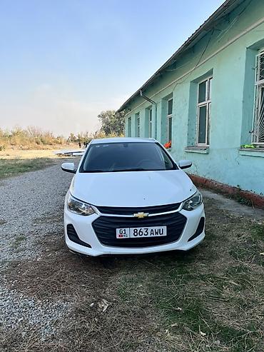 Продажа авто: Chevrolet Onix: 2020 г., Бензин, Седан — 4
