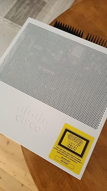 nar modem: Cisco Catalyst 1000 Series 24-port şəbəkə switchi - Brend/model — 6