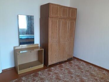 долгосрочная аренда дома: 3 комнаты, Агентство недвижимости, Без подселения, С мебелью частично