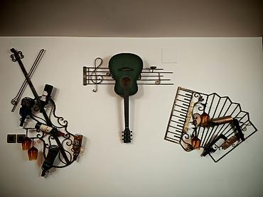 Prodaja stanova: Na prodaju lux kuća 24km od Bulevara Kralja Aleksandra. Zbog odlaska — 8