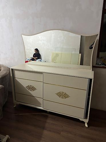 Qonaq otağı dəstləri: Komod, Masa və oturacaqlar, Divan -da lalafo.az — 15 Qonaq otağı dəstləri: Komod, Masa və oturacaqlar, Divan — 15